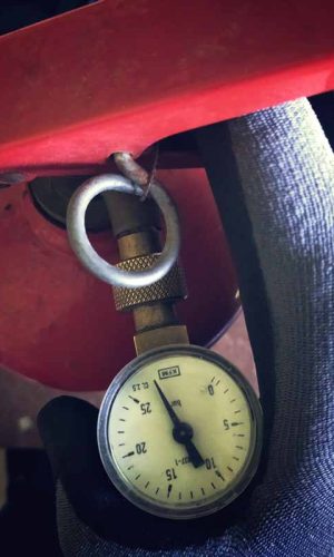 ciśnienie w gaśnicy proszkowej